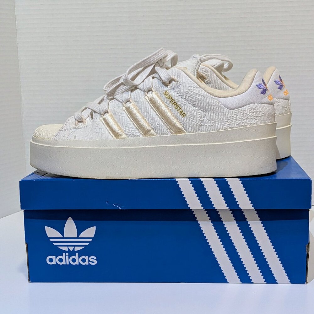 Adidas Women's SuperStar Bonega GZ3474 crywht/wonwht/offwht - Size 6.5